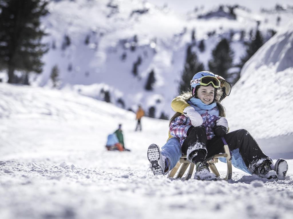 Pomeriggio di slittino sulla neve in Corrèze - Ufficio del turismo