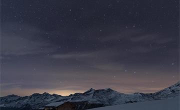 Toul Yoga - Vinyasa Yoga, osservazione delle stelle e cena